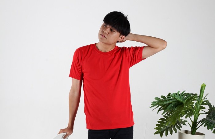 Kaos Merah untuk Pria: Simpel tapi Tetap Mencuri Perhatian