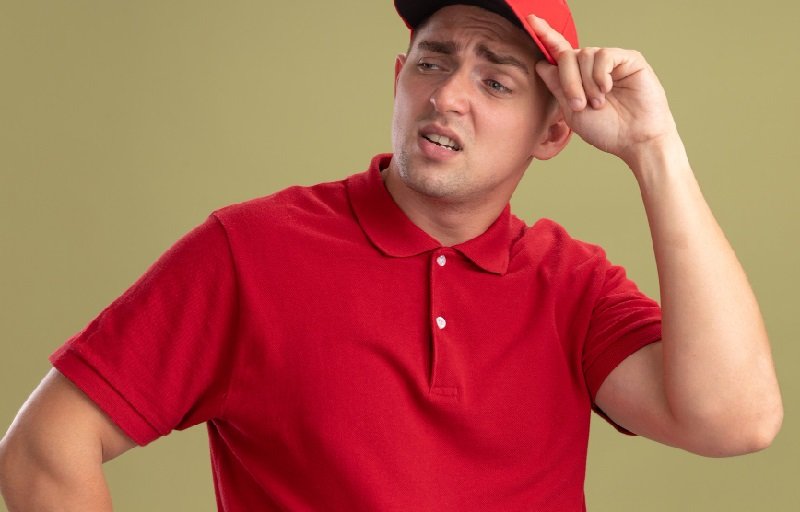 Kaos Merah Polos Fashion Simple Bikin Percaya Diri Naik Level